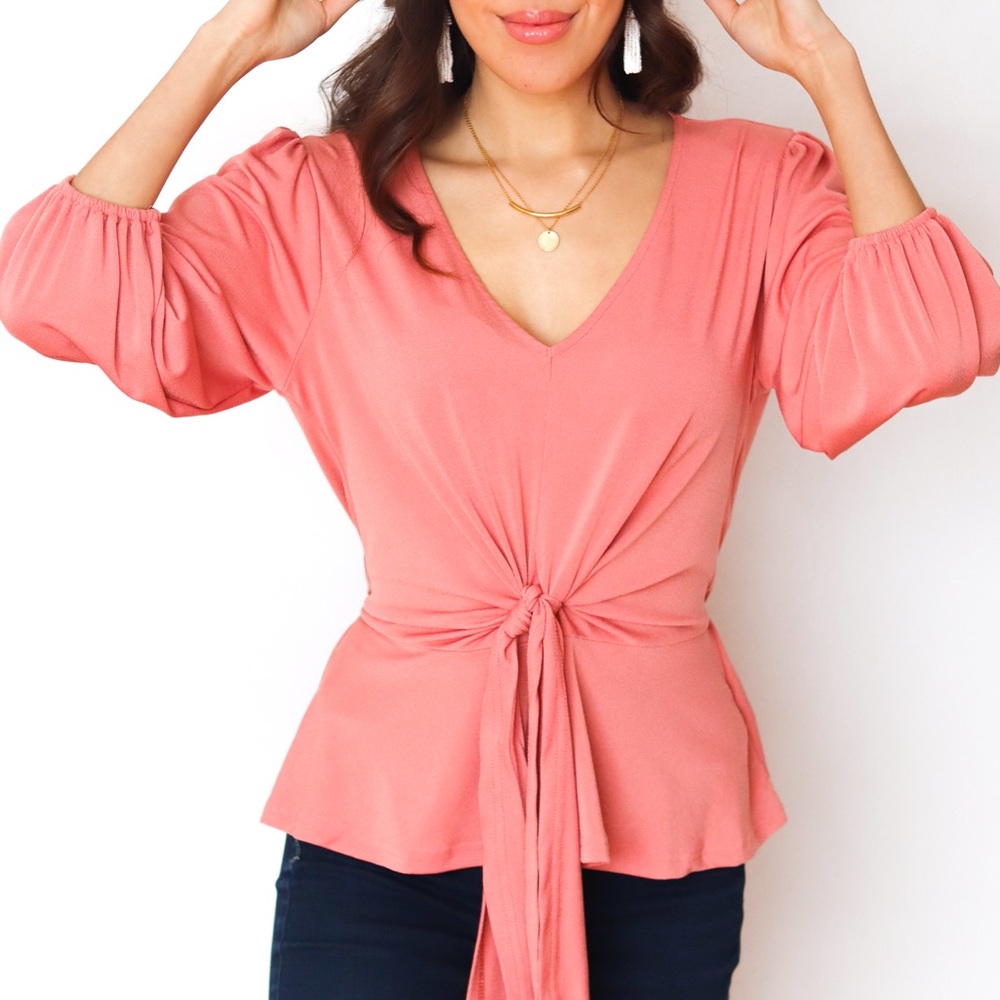 Fifty Street│Blush V-neck blouse with front tie